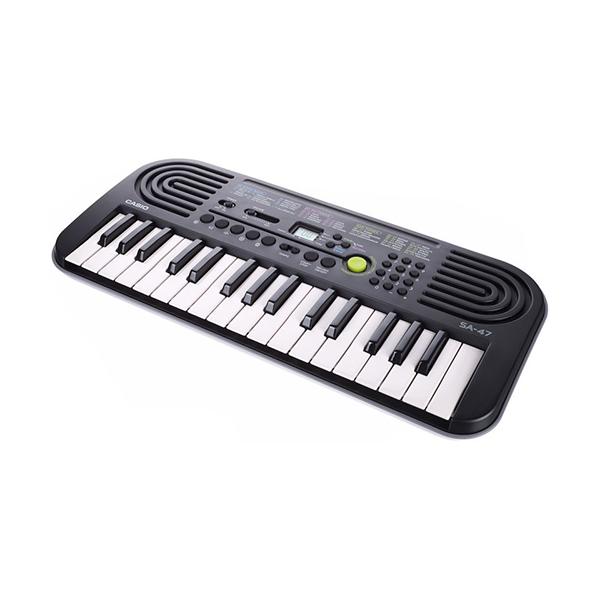 Casio Musical Keyboards Black / Brand New / 1 Year Casio SA-47 Portable Keyboard (32 mini keys)